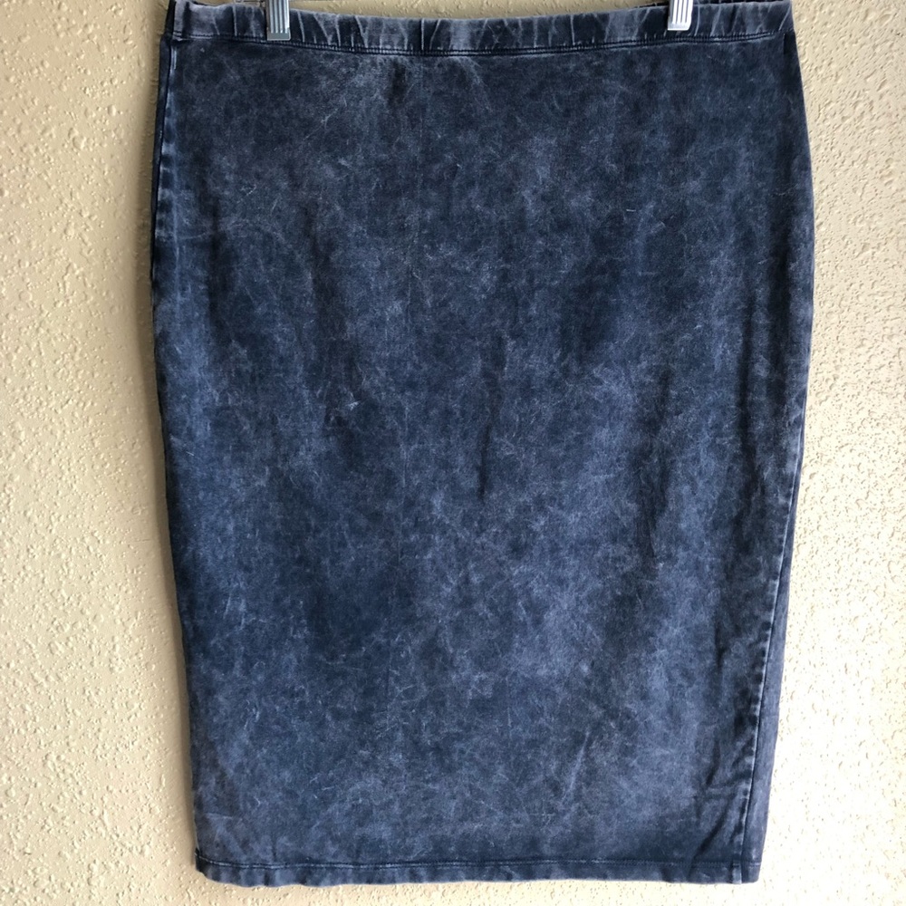 Simple Acid Washed Skirt.